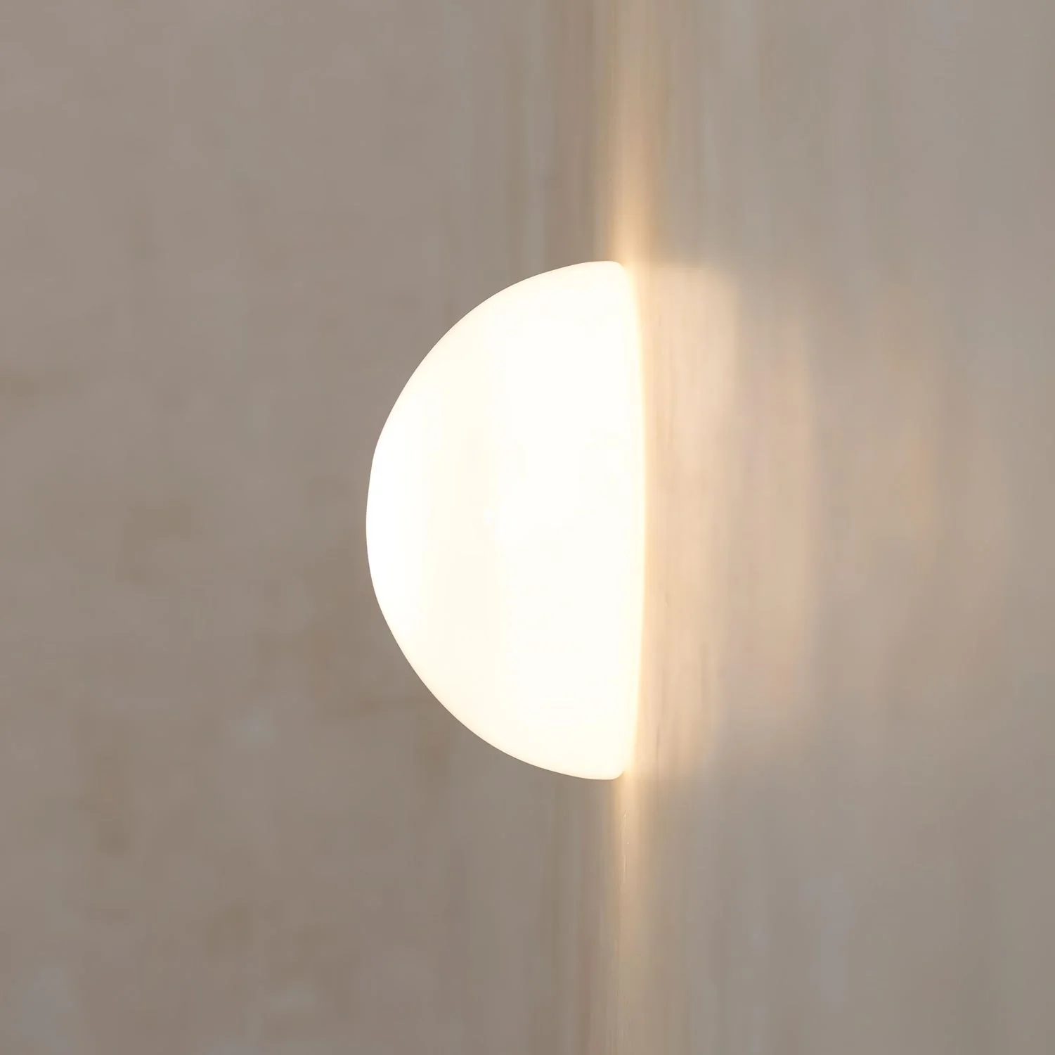 Vesilis Modern Minimalist Glass Wall Lamp - Image 4