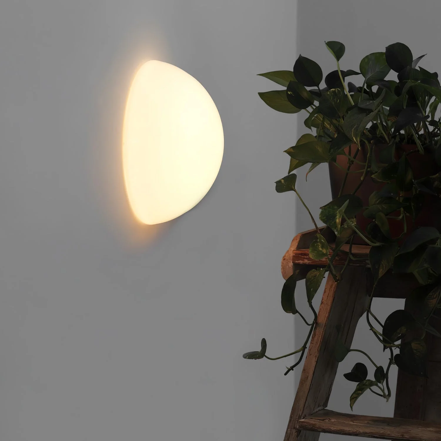 Vesilis Modern Minimalist Glass Wall Lamp - Image 8