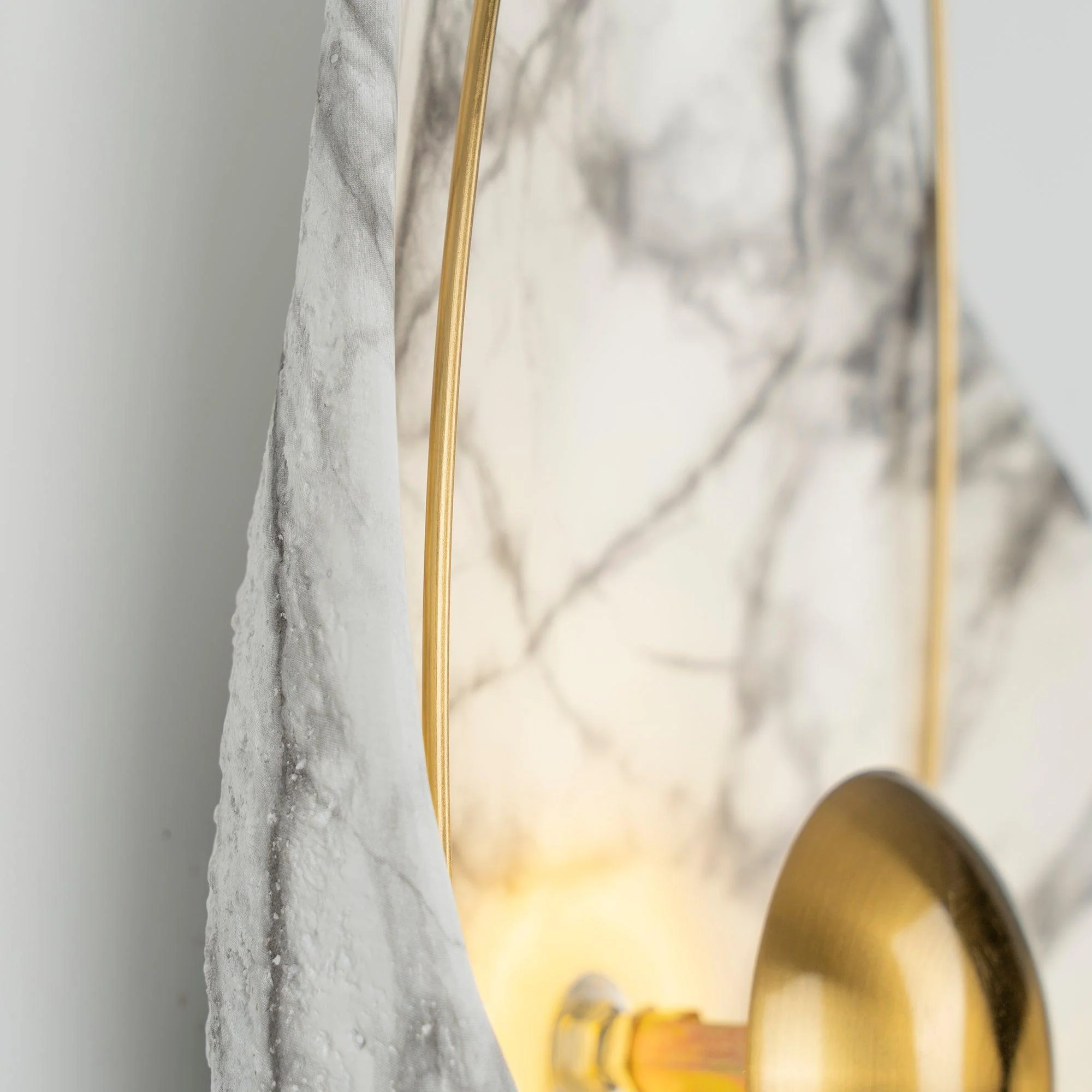 Vethaora Premium Nordic Art Pearl Resin Wall Lamp - Image 6