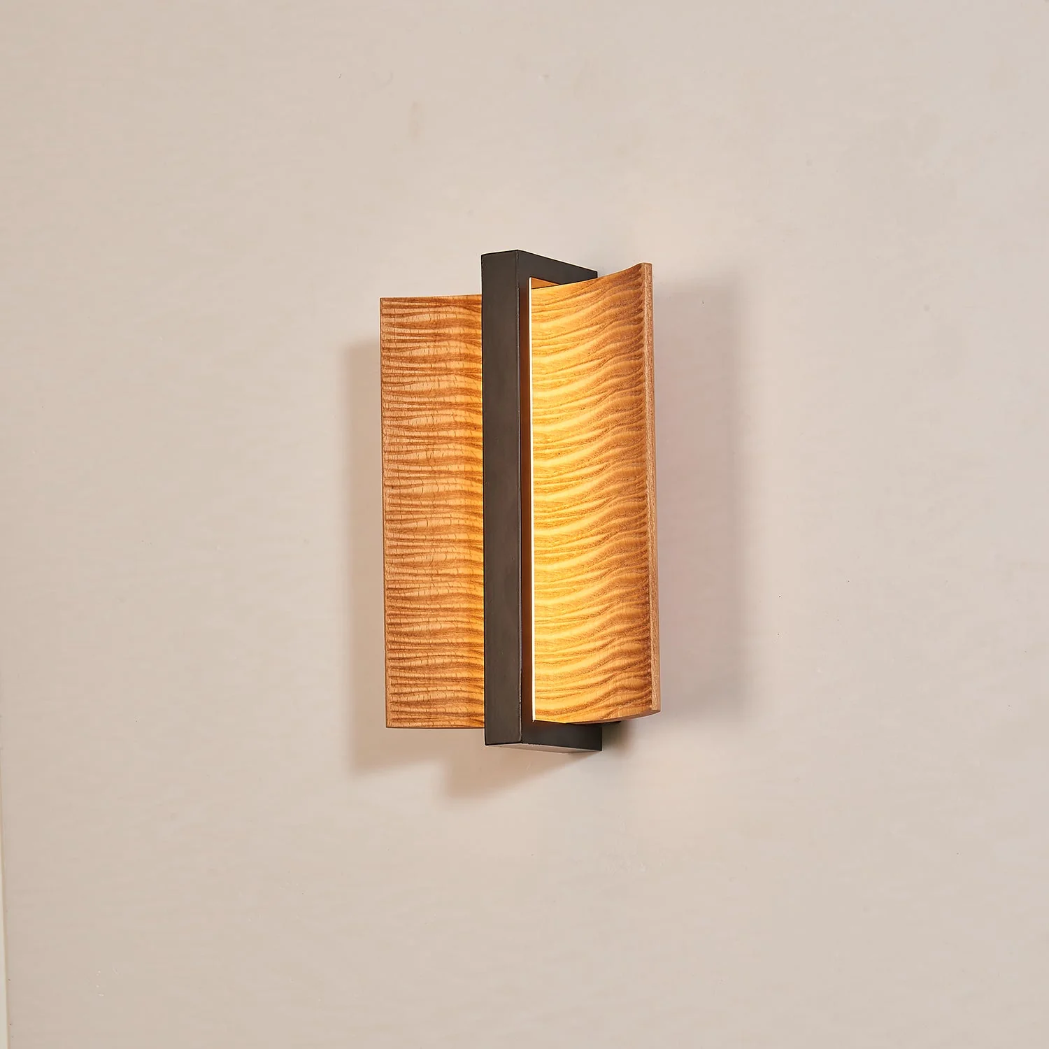 Vevinir Premium Nordic Art Wood Wall Light - Image 13