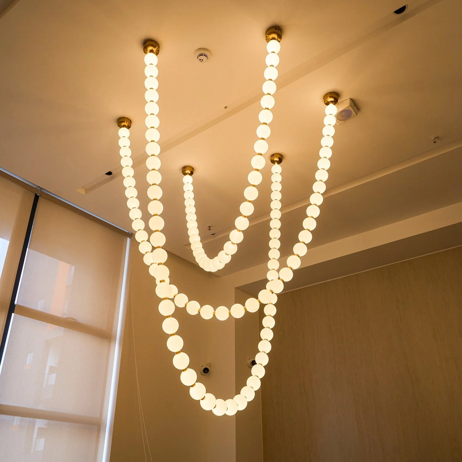 Vicariel Pearl Necklace Balls Glass Chandelier - Image 17
