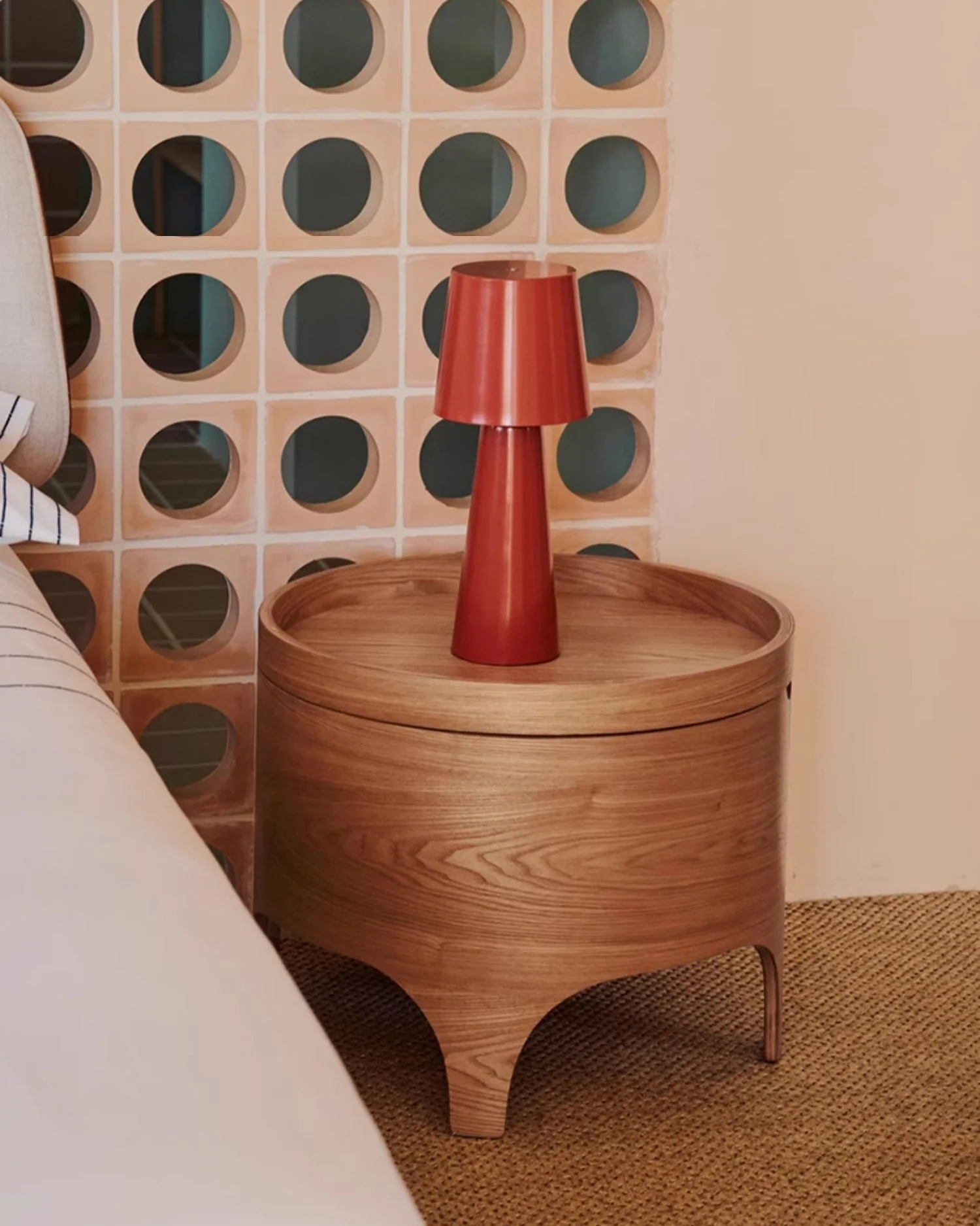Villeroy Modern Table Lamp - Image 2