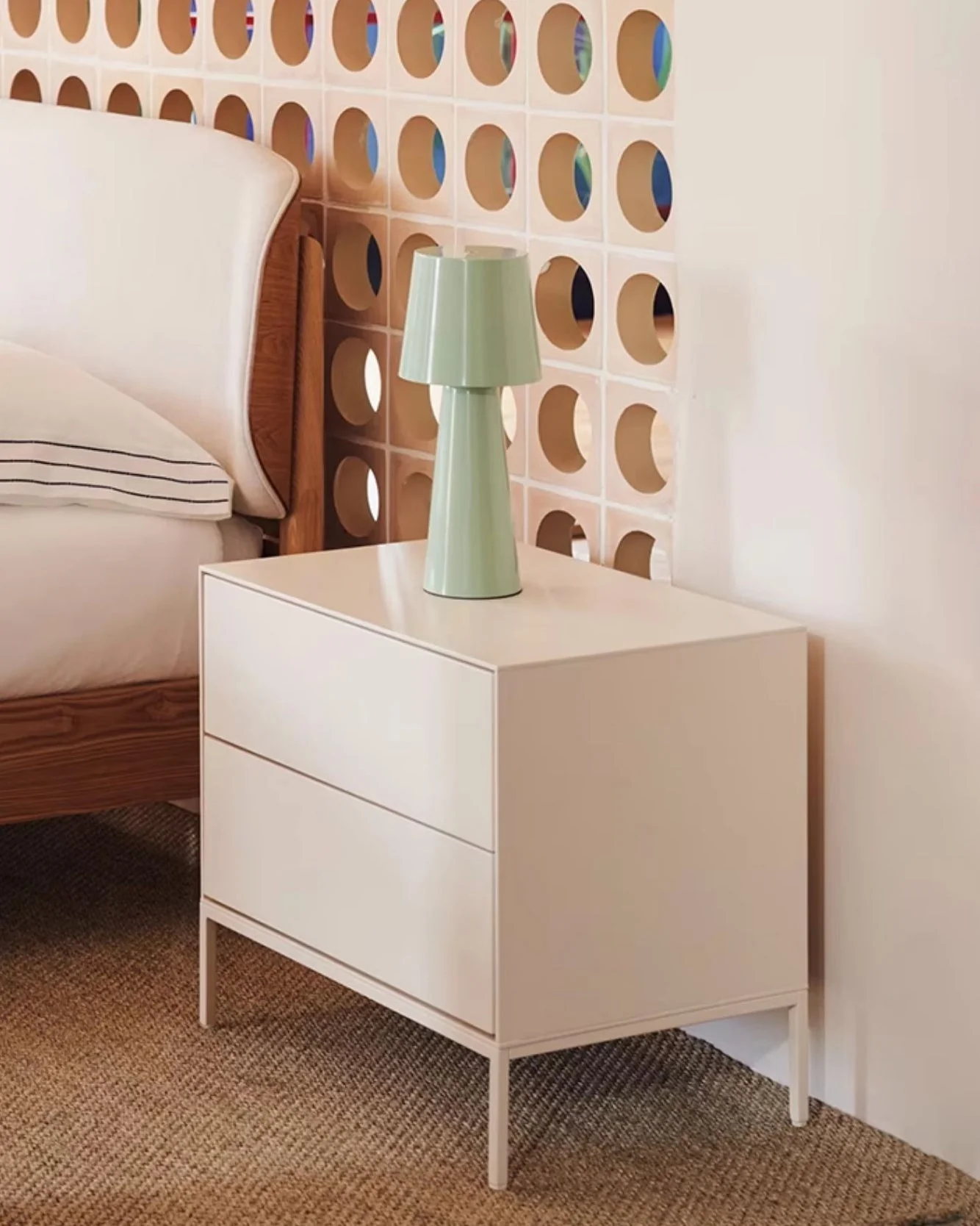 Villeroy Modern Table Lamp - Image 3