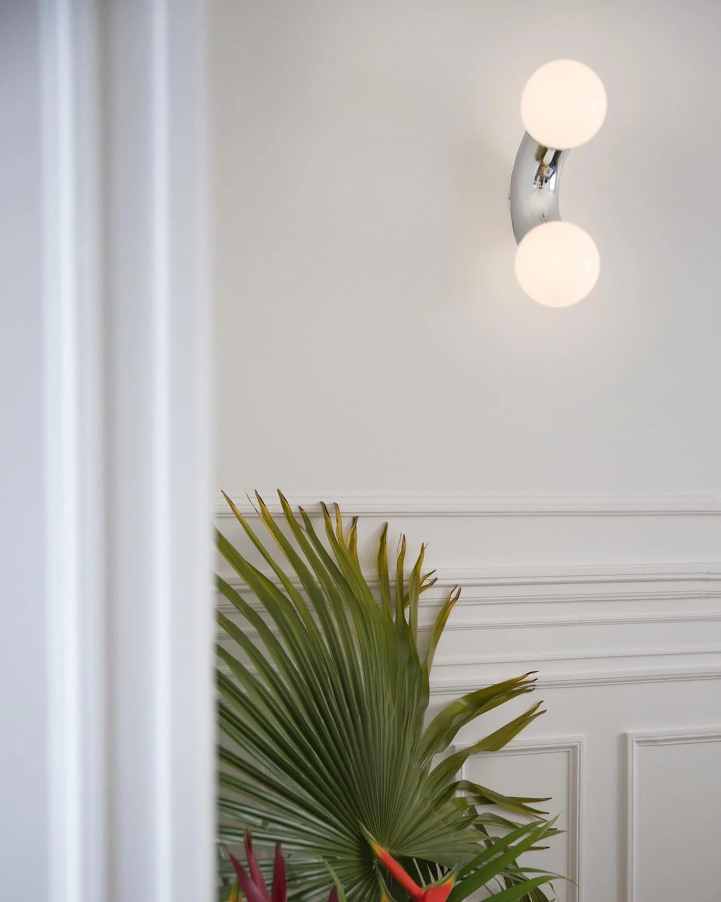 Ithaara Premium Nordic Art Glass Wall Lamp - Image 11