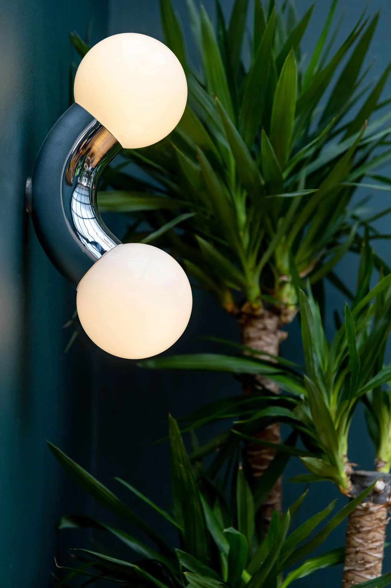 Ithaara Premium Nordic Art Glass Wall Lamp - Image 8