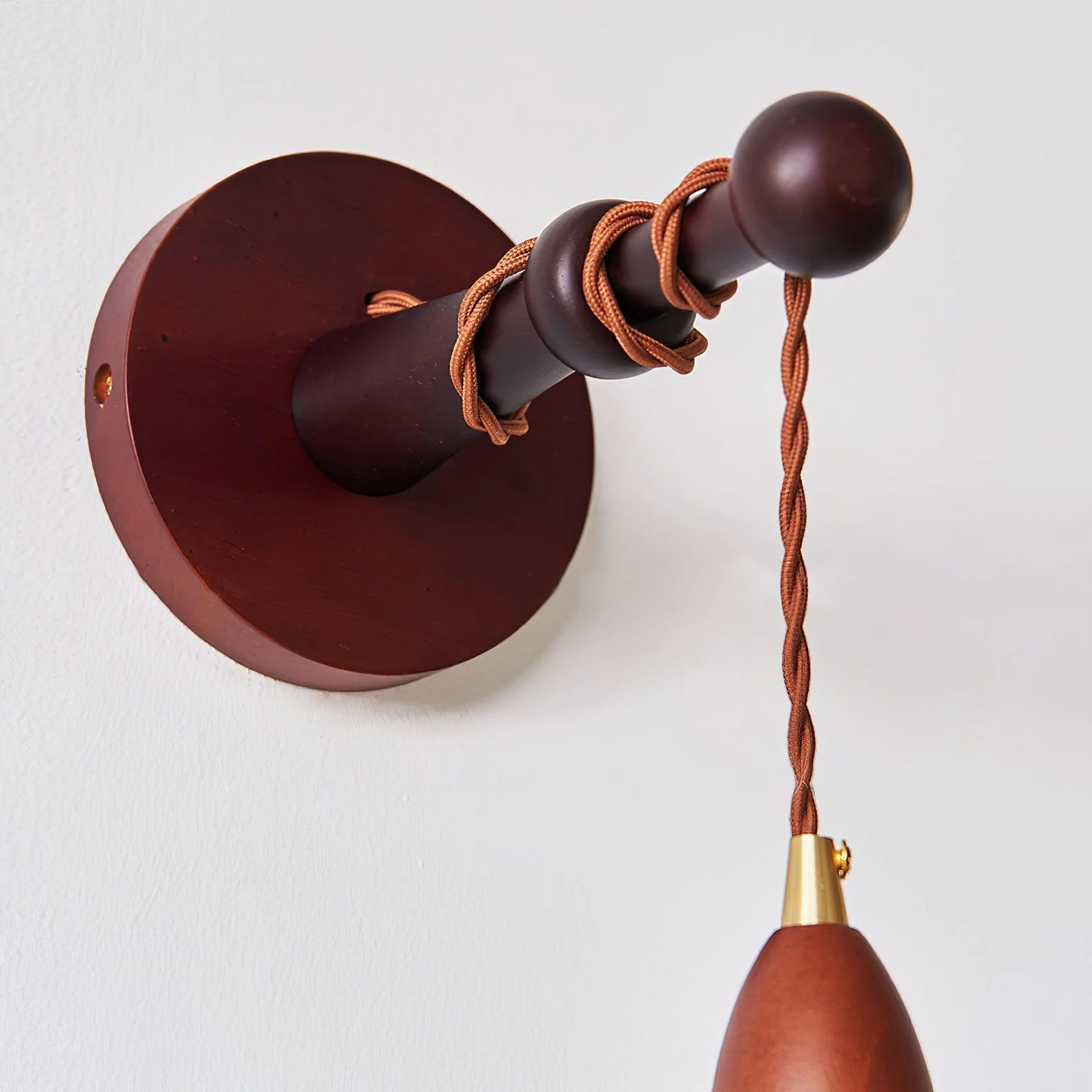 Vitheos Elegance Natural Walnut Wood Wall Lamp - Image 25