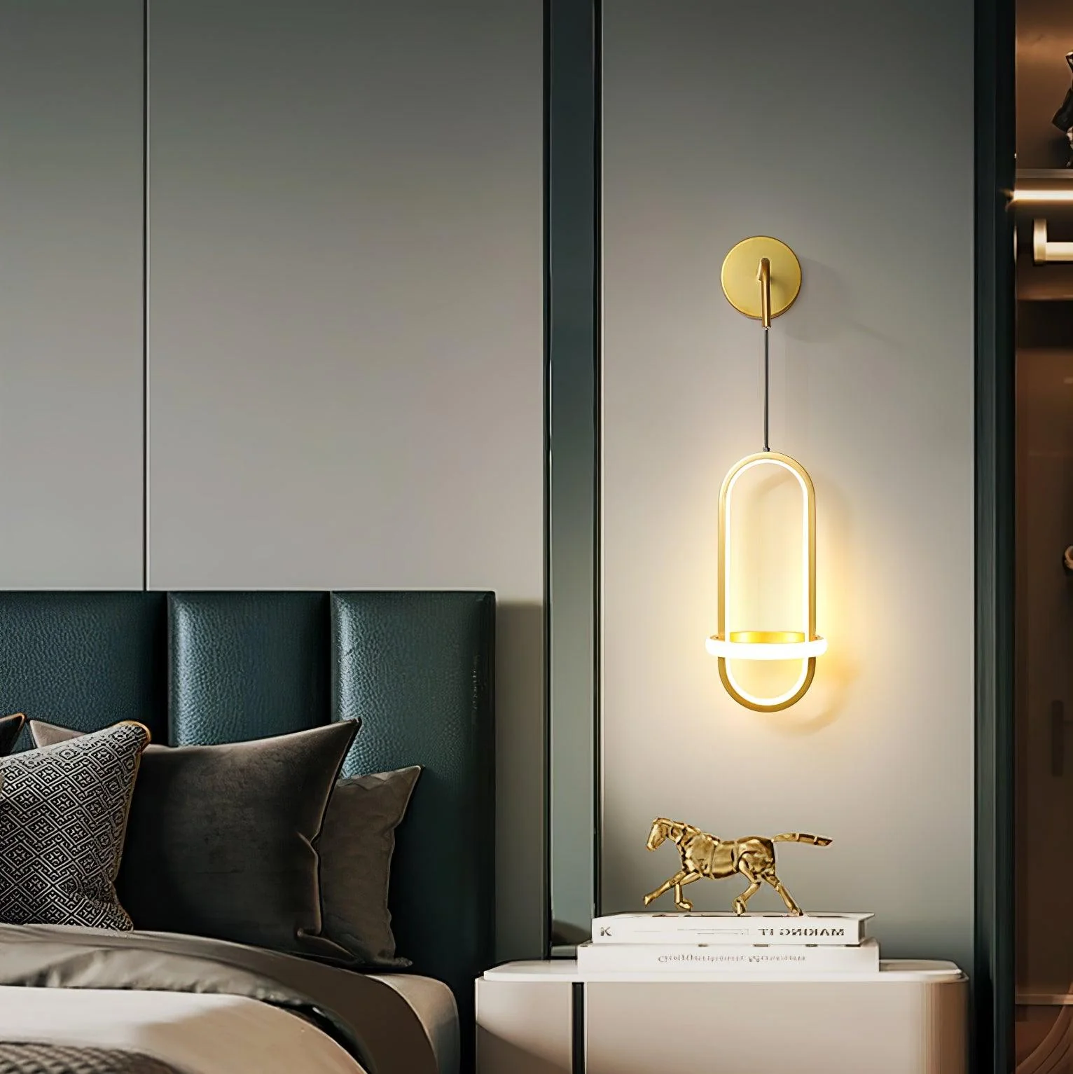Vivianne Modern Minimalist Oval Brass Wall Light - Image 4