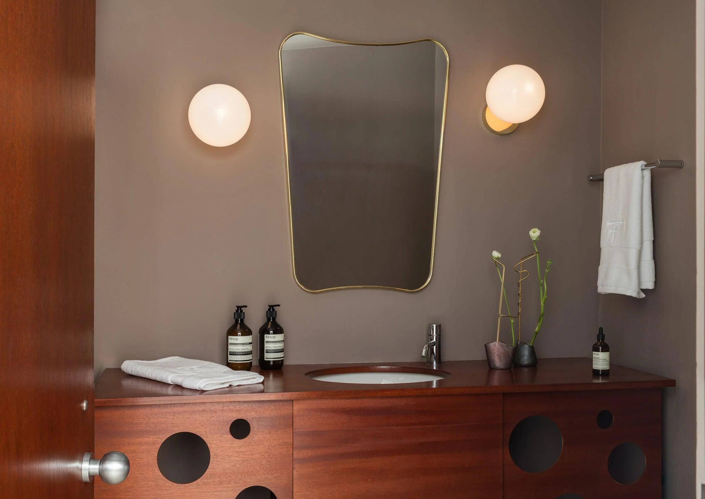 Vivinia Modern Minimalist Wall Lamp - Image 21