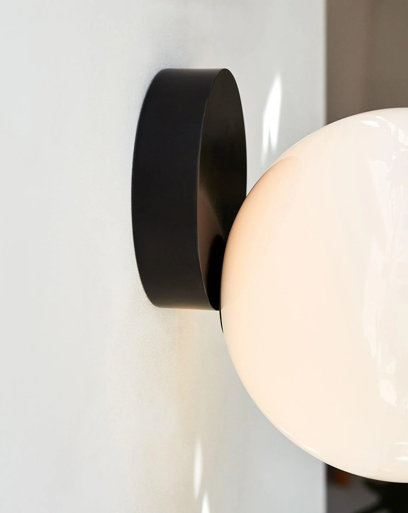 Vivinia Modern Minimalist Wall Lamp - Image 28