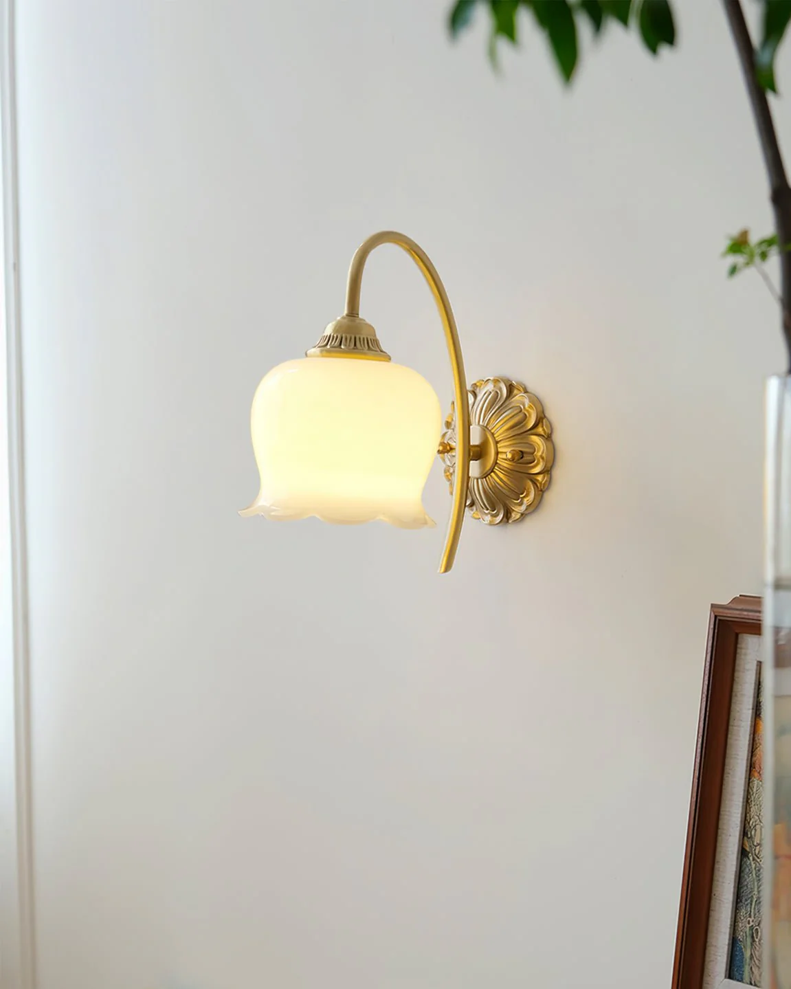 Vivinir Art Flower Brass Resin Wall Lamp - Image 11