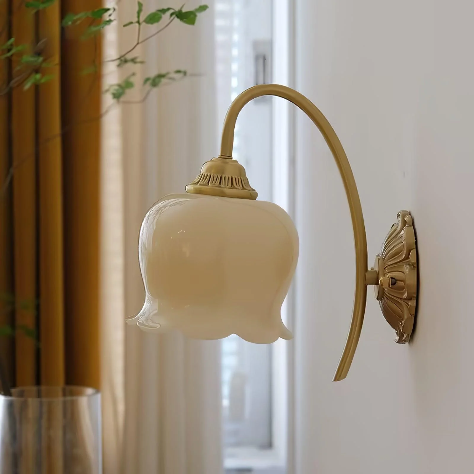 Vivinir Art Flower Brass Resin Wall Lamp - Image 12