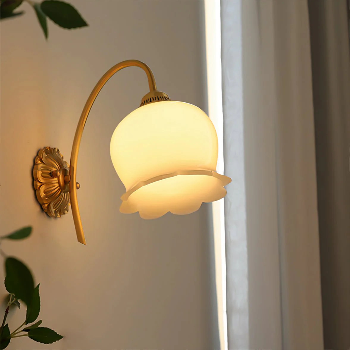 Vivinir Art Flower Brass Resin Wall Lamp - Image 22