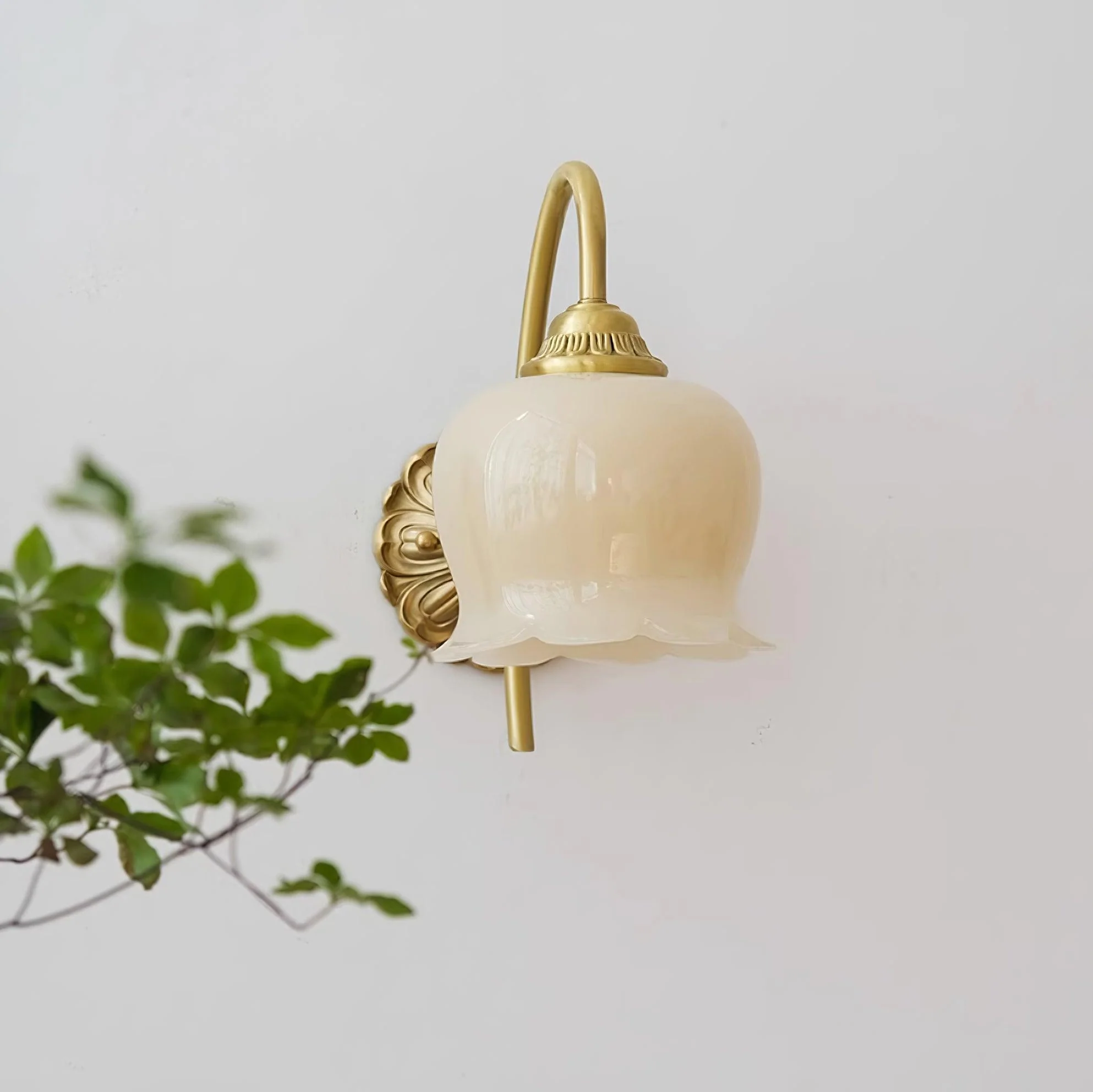 Vivinir Art Flower Brass Resin Wall Lamp - Image 26