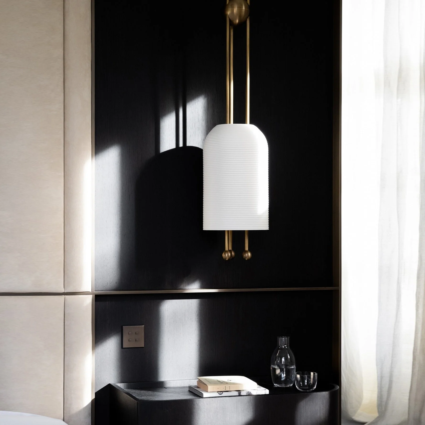 Voloraris Traditional Elegance Glass Pendant Light - Image 5