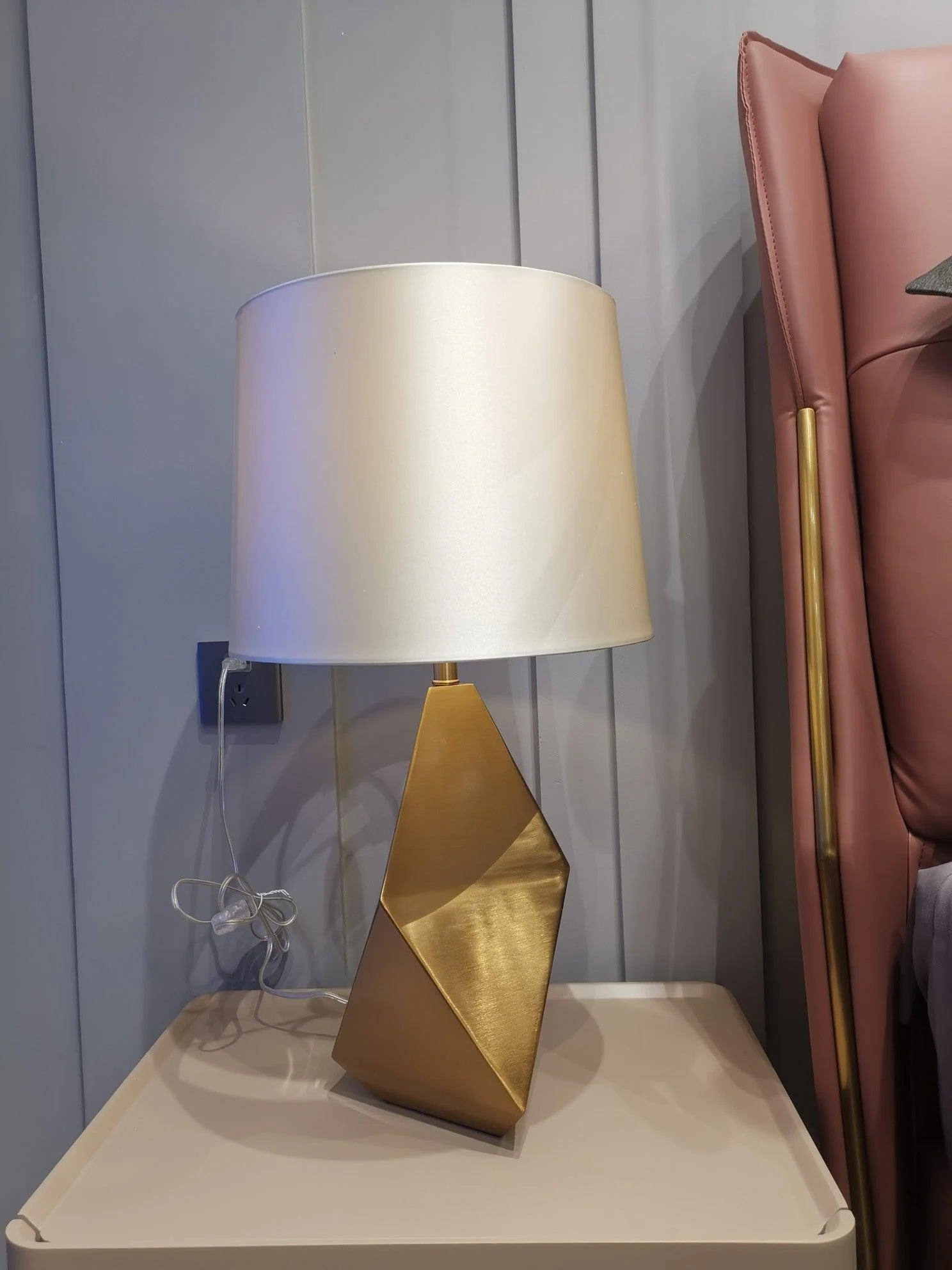 Vosilis Modern Minimalist Faceted Fabric Table Light - Image 8