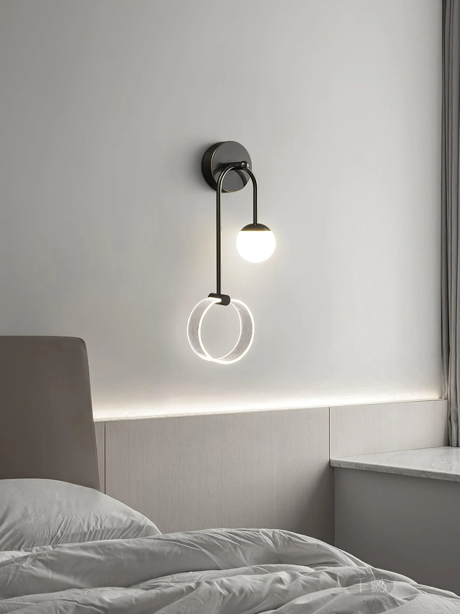 Warren Modern Minimalist LED Brass Wall Light - Image 3