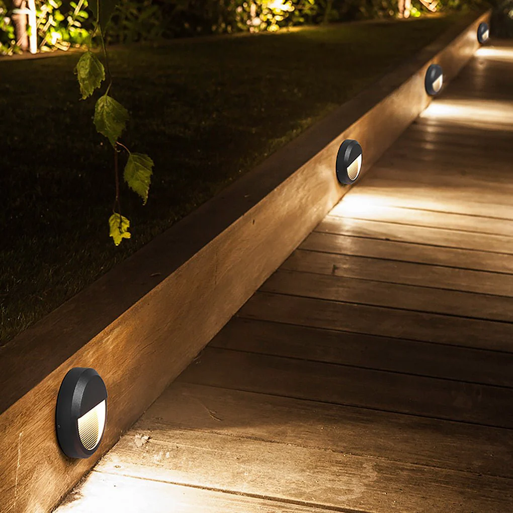 Wyan LED Corner Courtyard Outdoor Step Lights