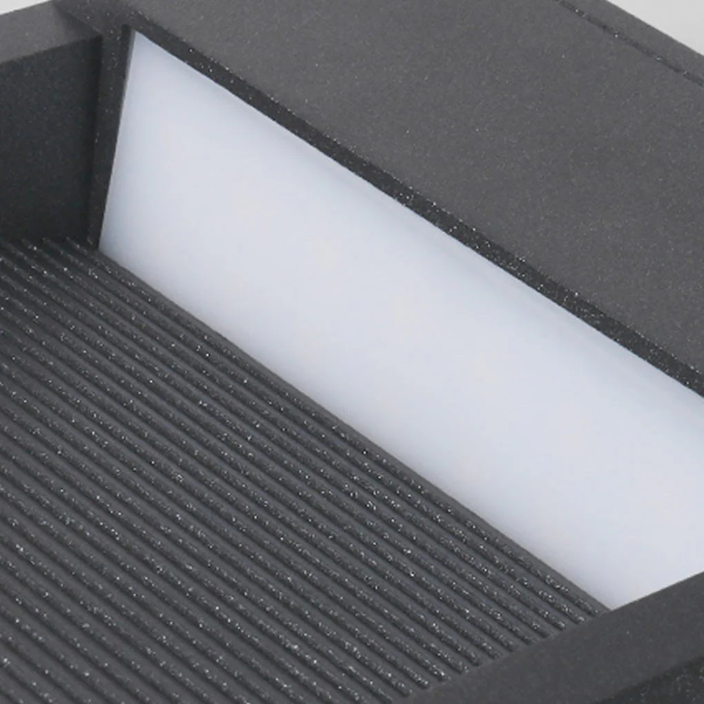 Wyan LED Corner Courtyard Outdoor Step Lights - Image 6