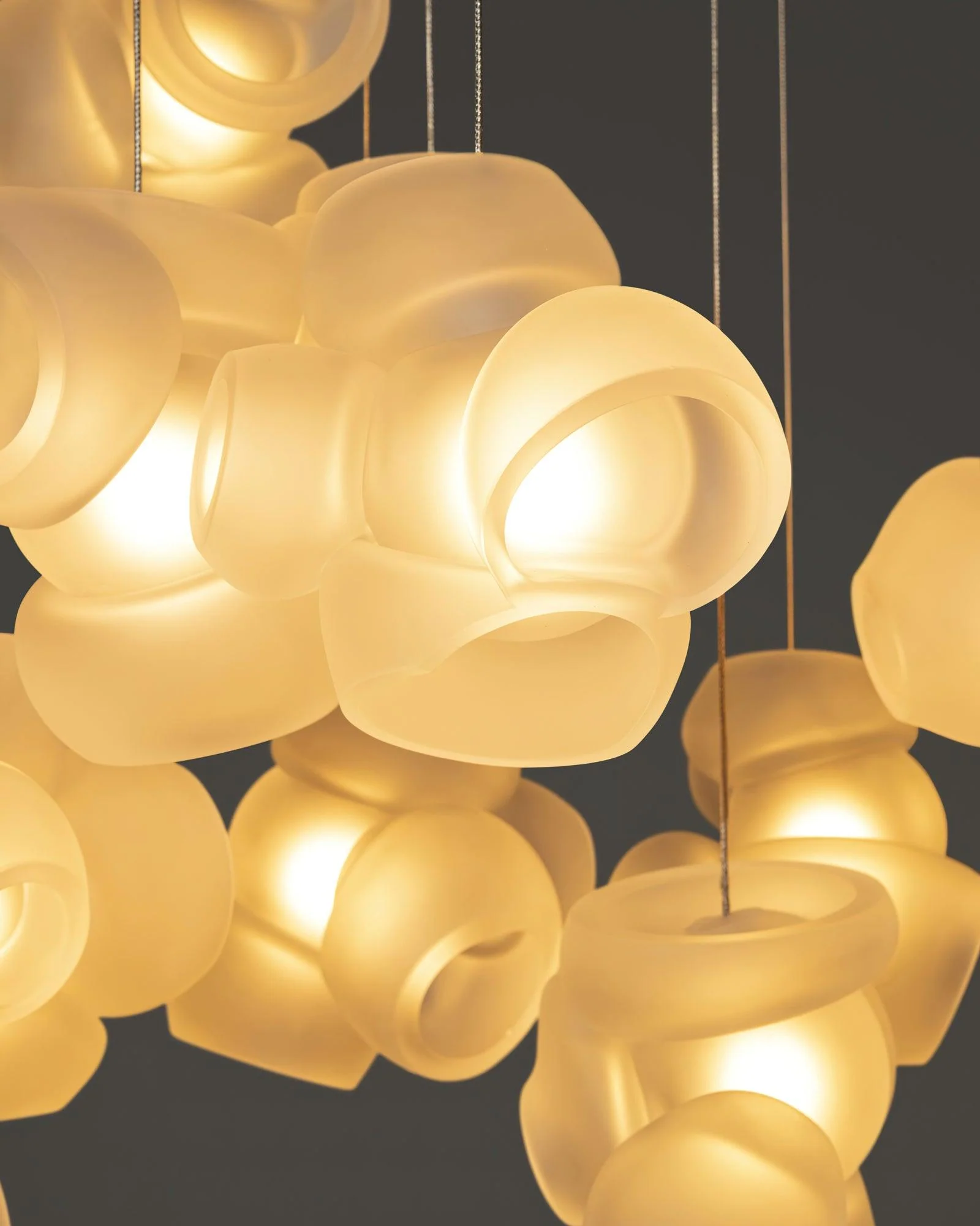 Zamarir Bubbles Cluster Glass Pendant Light - Image 10