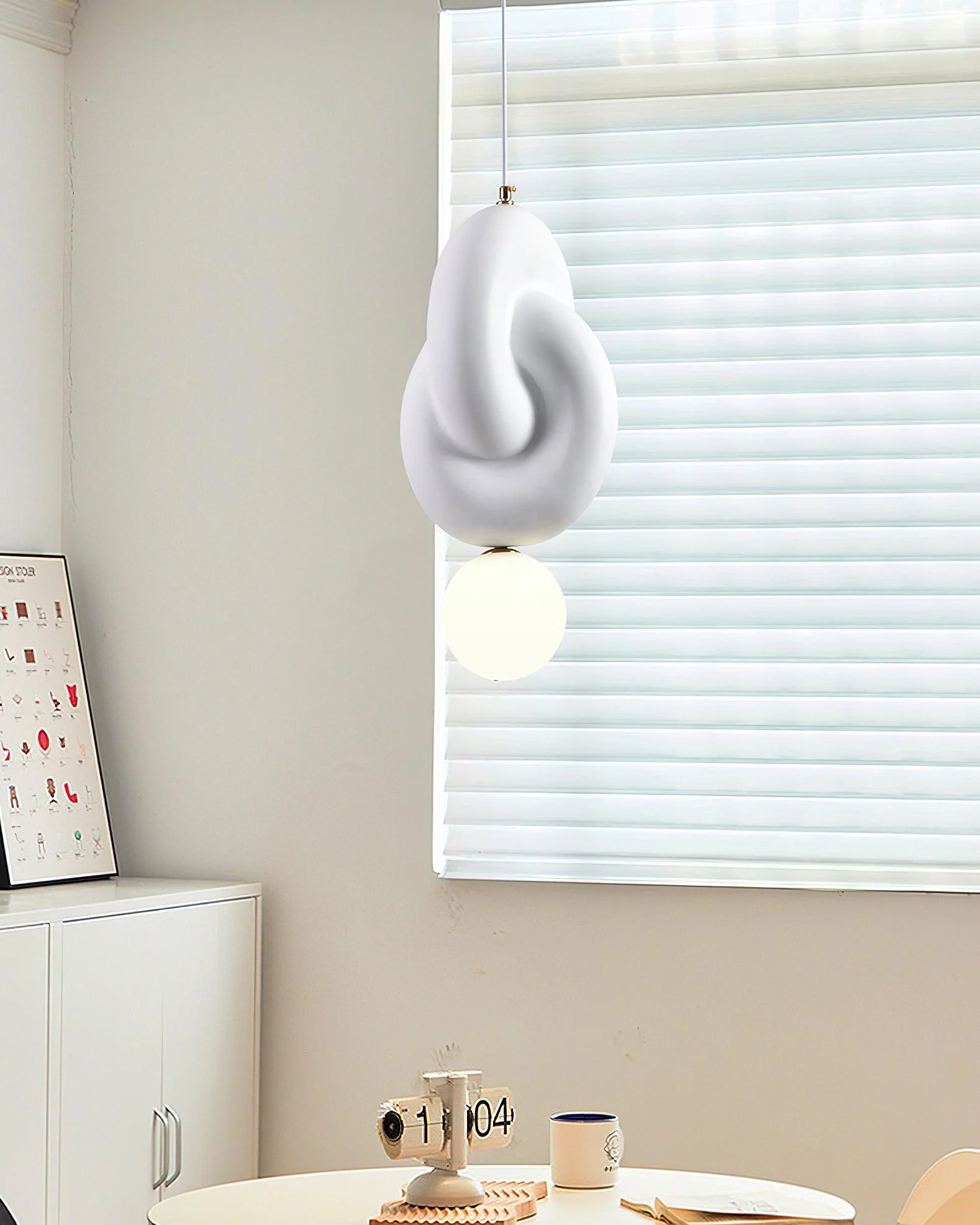 Zelireth Individual Creativity Resin Glass Pendant Lamp - Image 4