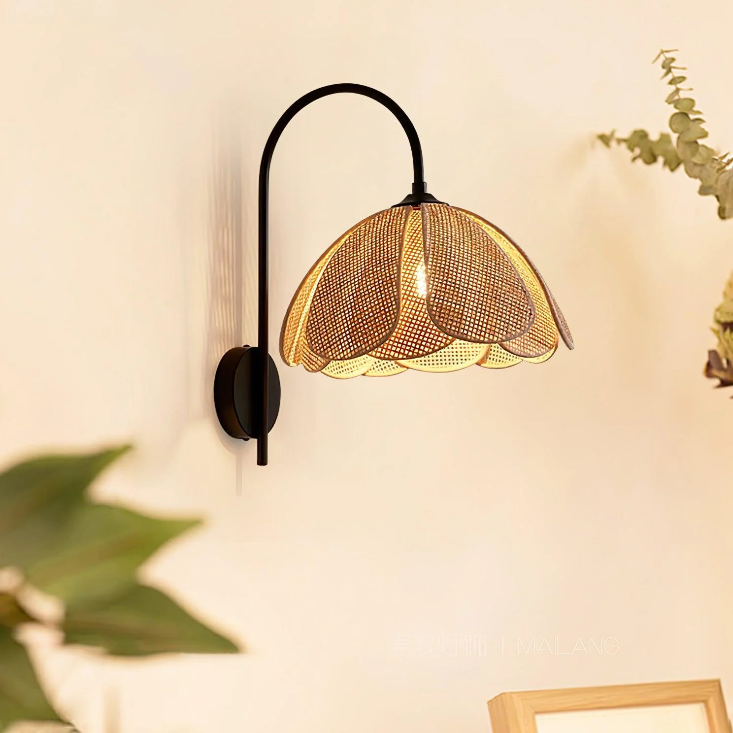 Zevelia Elegance Natural Petal Rattan Wall Lamp - Image 10