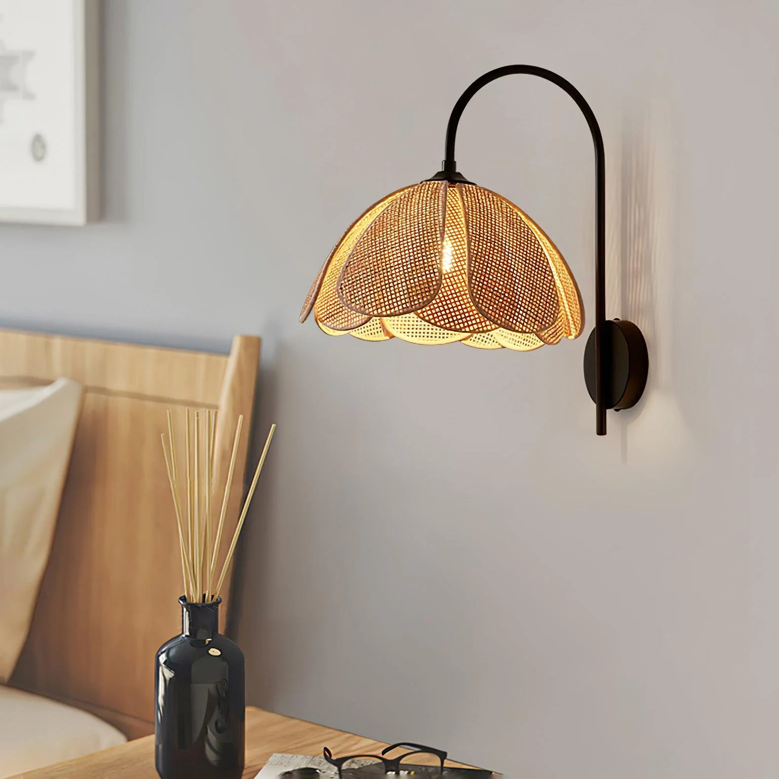 Zevelia Elegance Natural Petal Rattan Wall Lamp - Image 13