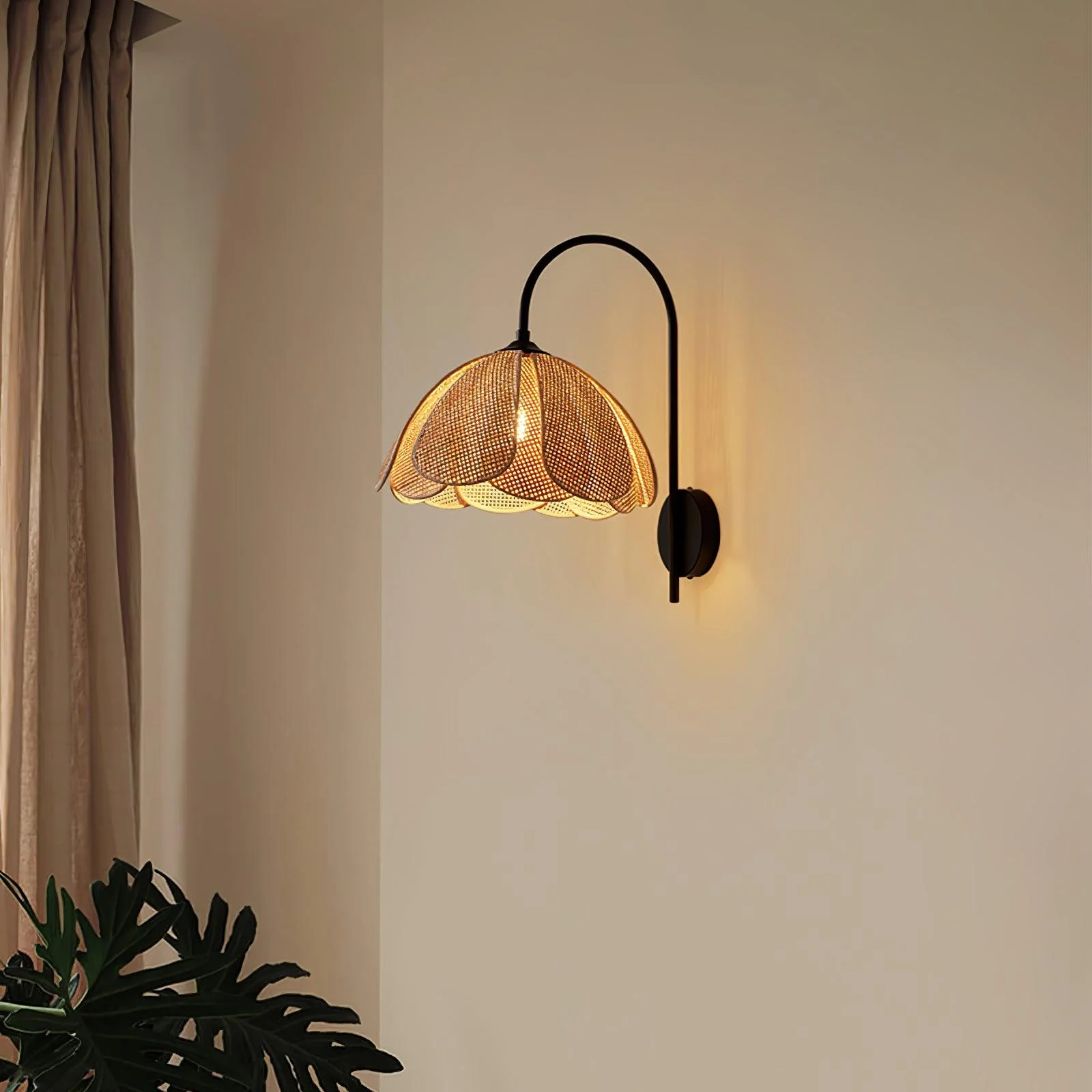 Zevelia Elegance Natural Petal Rattan Wall Lamp - Image 14