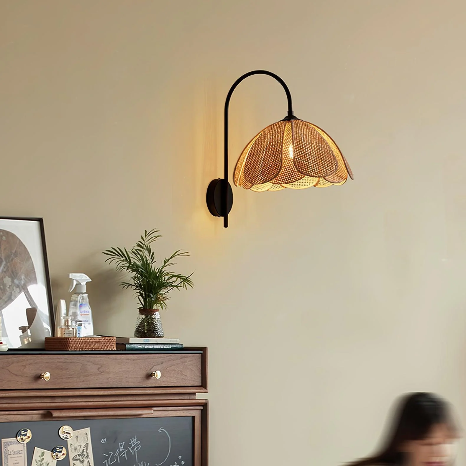 Zevelia Elegance Natural Petal Rattan Wall Lamp - Image 22