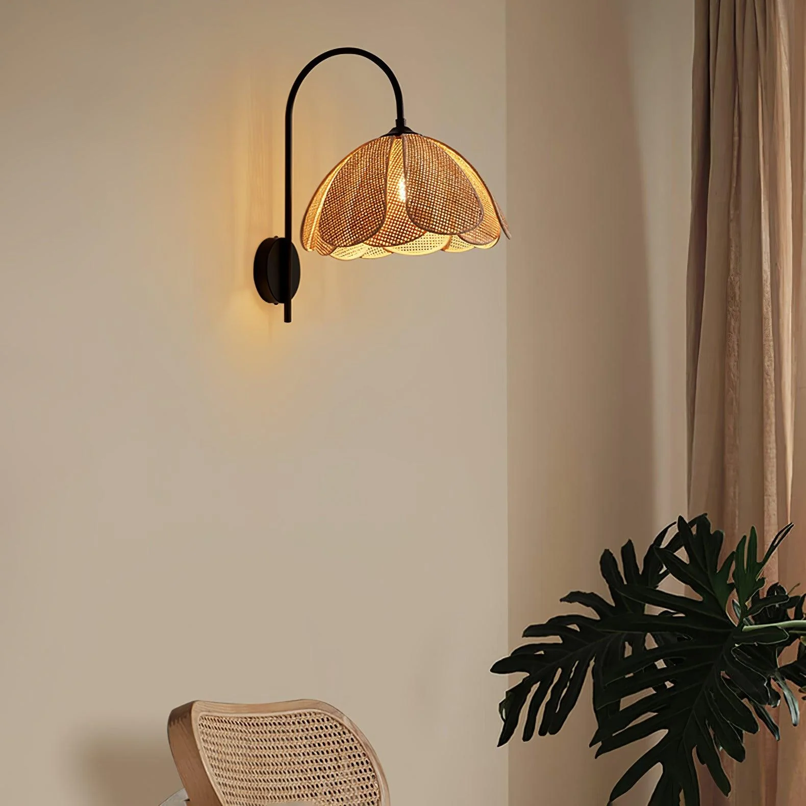 Zevelia Elegance Natural Petal Rattan Wall Lamp - Image 5