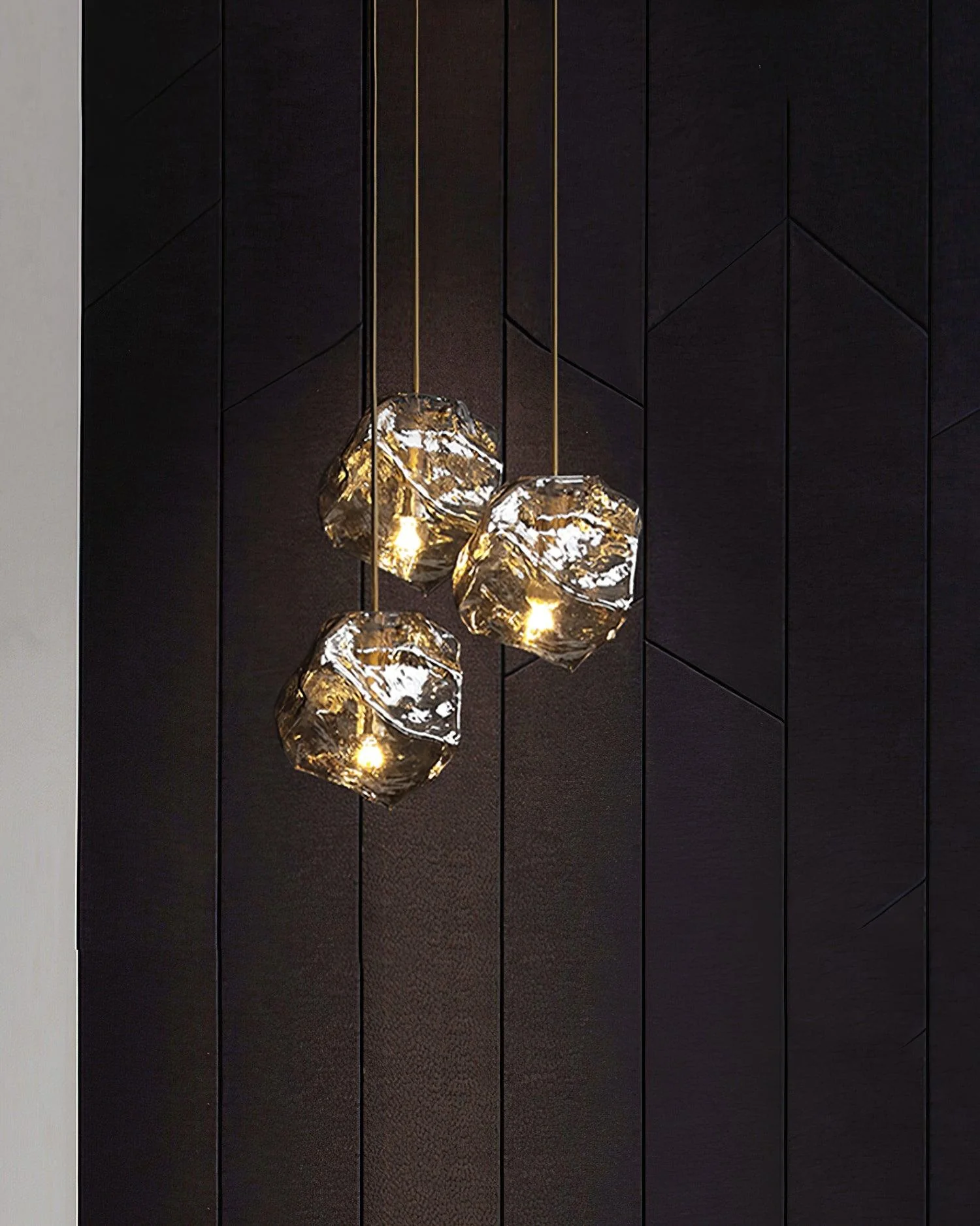 Zionis Brass Luxurious Pendant Lamp - Image 13