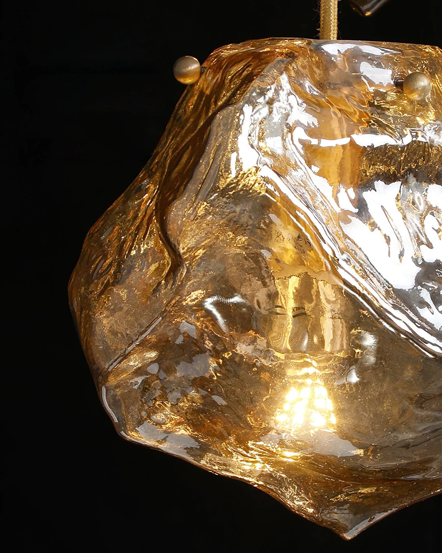 Zionis Brass Luxurious Pendant Lamp - Image 17
