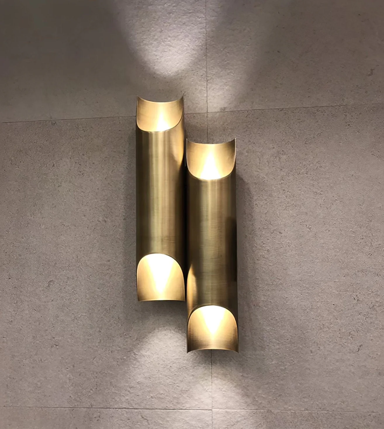 Zodoran Traditional Brass Wall Lamp - Image 2