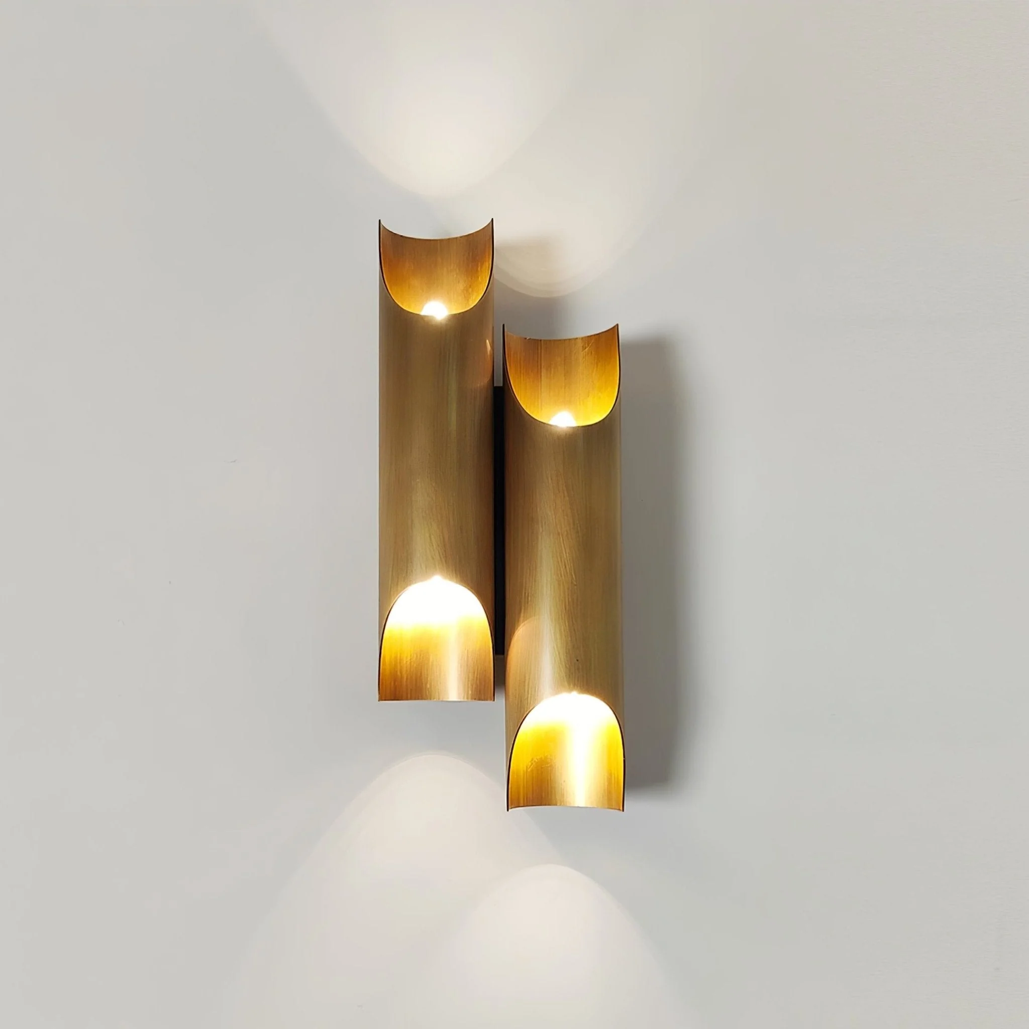 Zodoran Traditional Brass Wall Lamp - Image 9