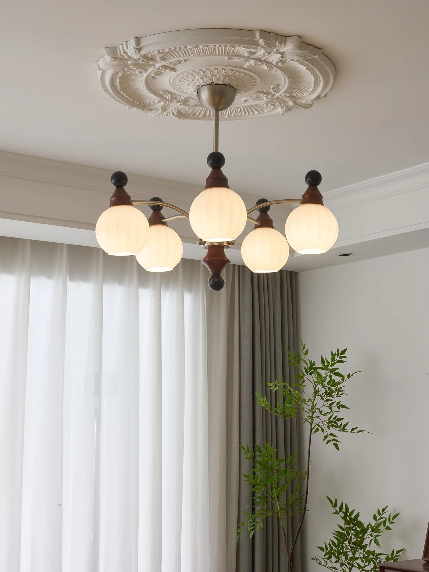 Zosilara Traditional Elegance Wood Chandelier - Image 10